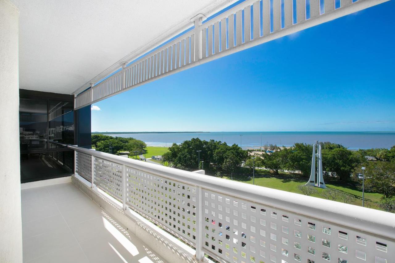 Cairns Luxury Seaview Apartment Exterior photo