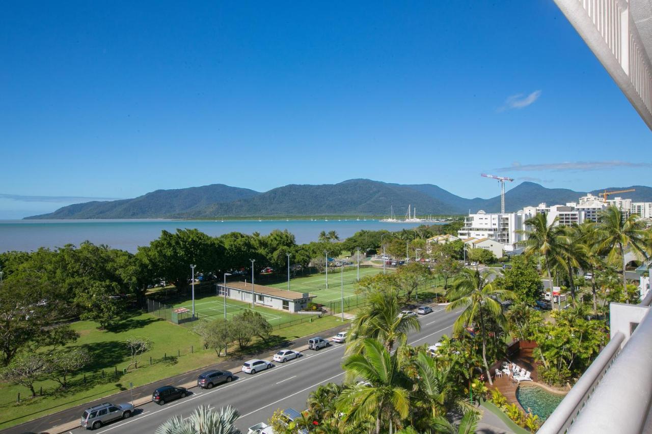 Cairns Luxury Seaview Apartment Exterior photo